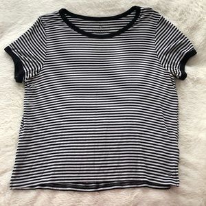 Black and white stripped tee